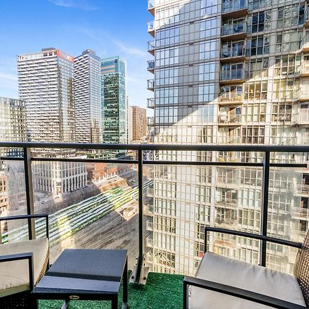 Exquisite Condos By Cn Tower With Parking Торонто Экстерьер фото